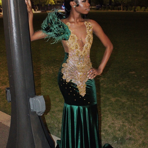 Prom Dress - Picture 2 of 3